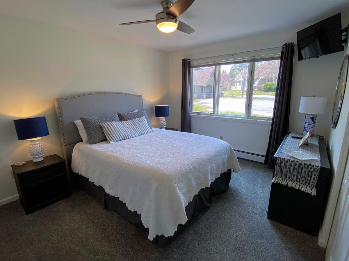 | G3 Classy Bretton townhome with AC fast wifi great mountain views right on the golf course