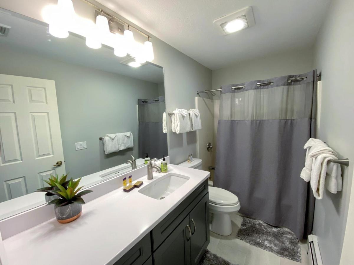 | G3 Classy Bretton townhome with AC fast wifi great mountain views right on the golf course