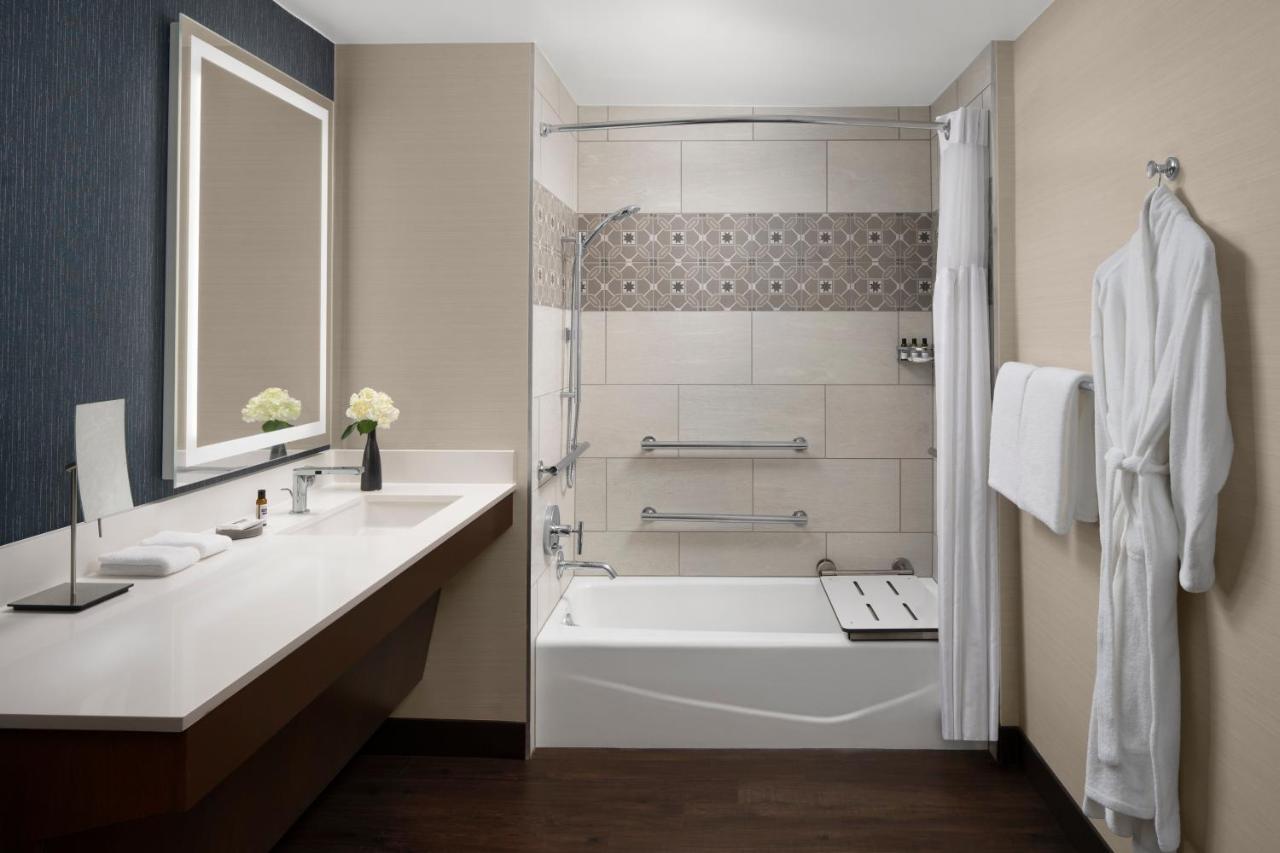 King Room with Tub - Disability Access at Hyatt Regency Westlake