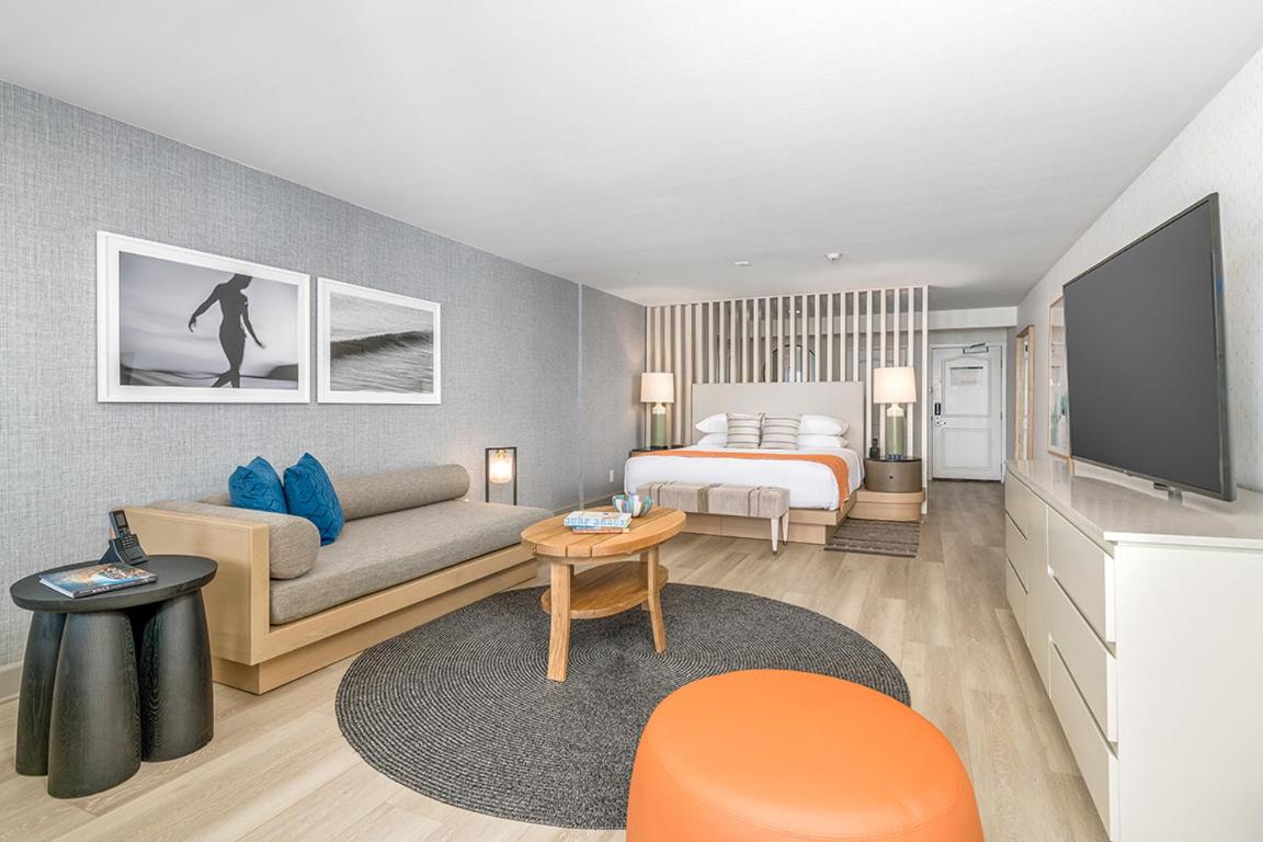 King Room with Ocean View at Beach Terrace