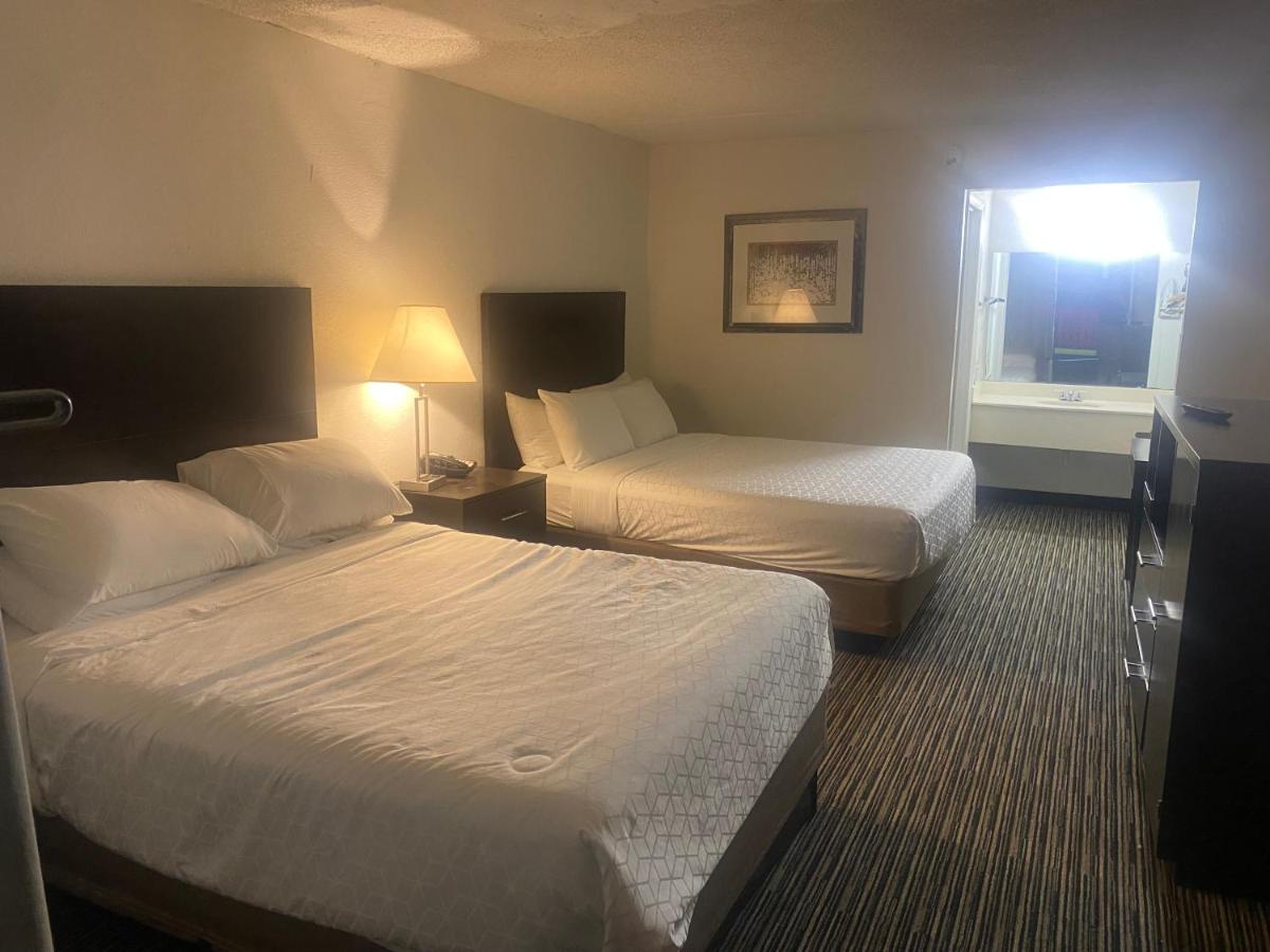 Deluxe King Suite at Budgetel