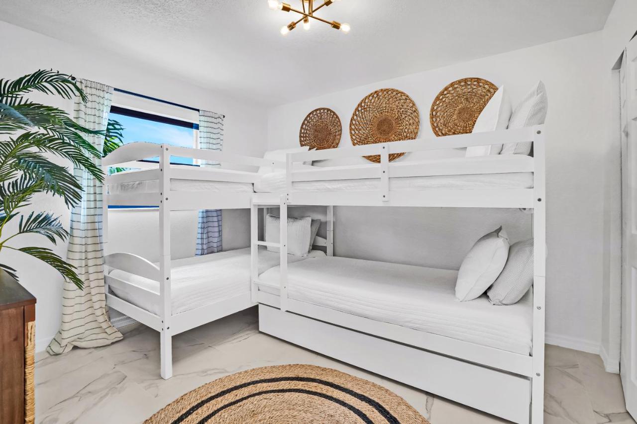  | Glamorous 3-Bedroom Villa with Heated Pool Sarasota Area