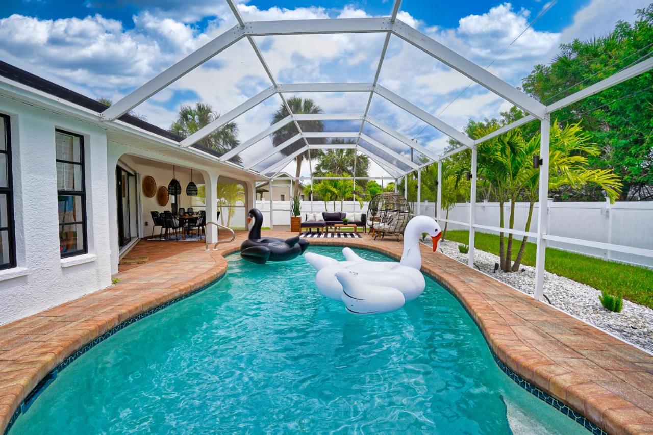 | Glamorous 3-Bedroom Villa with Heated Pool Sarasota Area