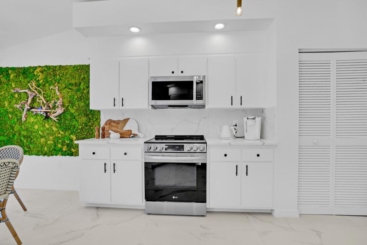 | Glamorous 3-Bedroom Villa with Heated Pool Sarasota Area