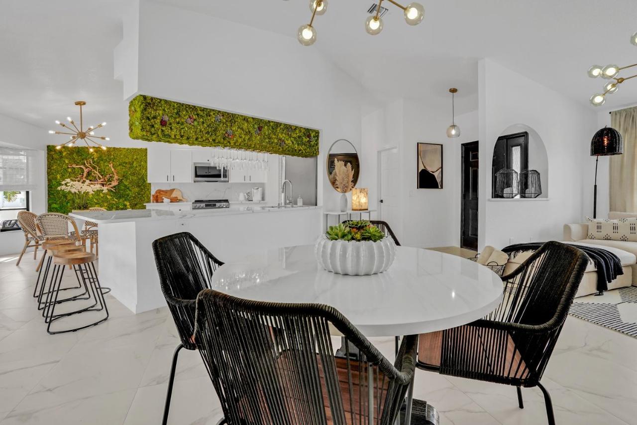 | Glamorous 3-Bedroom Villa with Heated Pool Sarasota Area