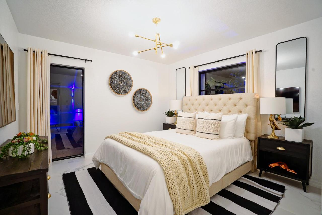 | Glamorous 3-Bedroom Villa with Heated Pool Sarasota Area