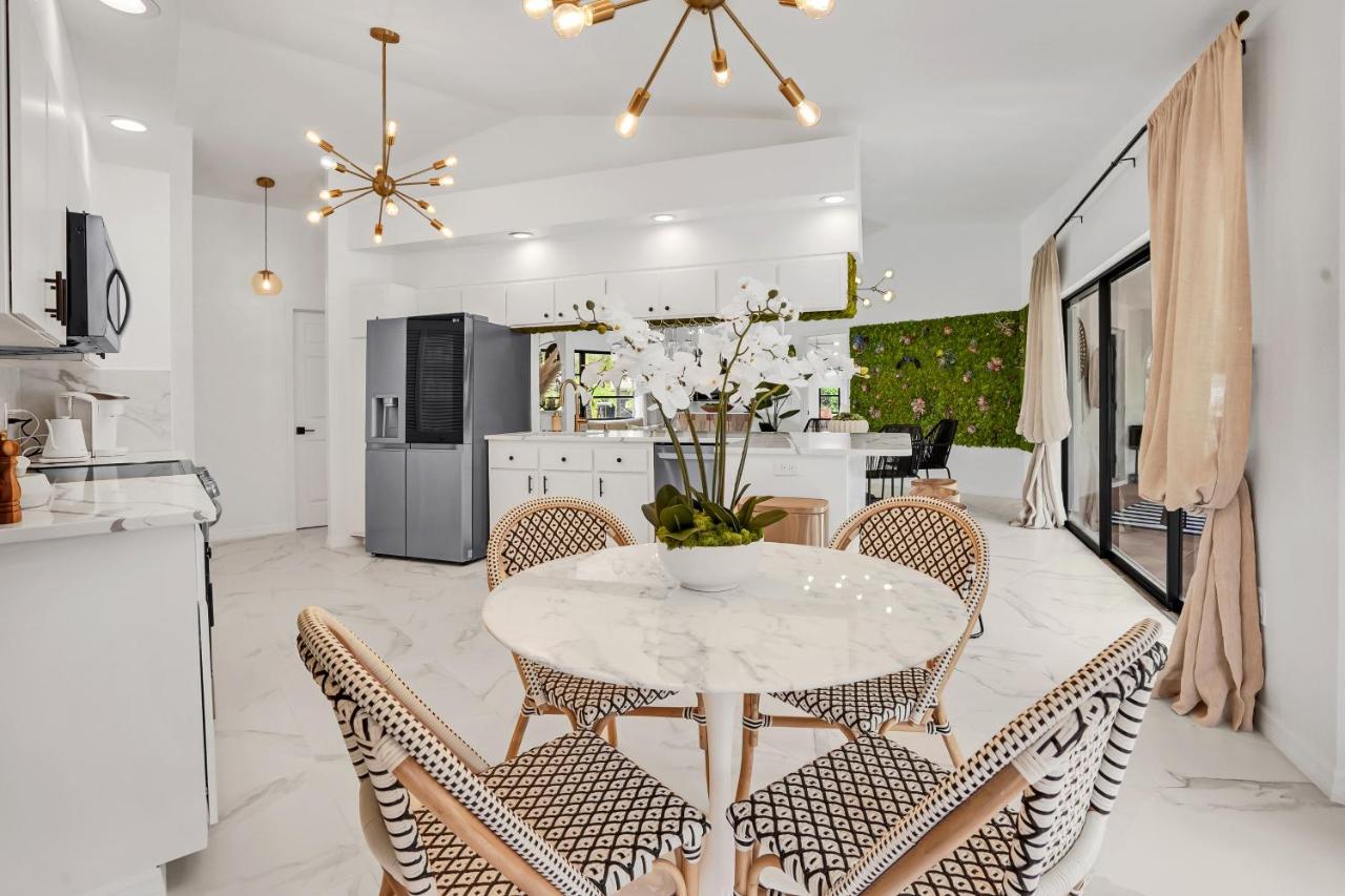 | Glamorous 3-Bedroom Villa with Heated Pool Sarasota Area