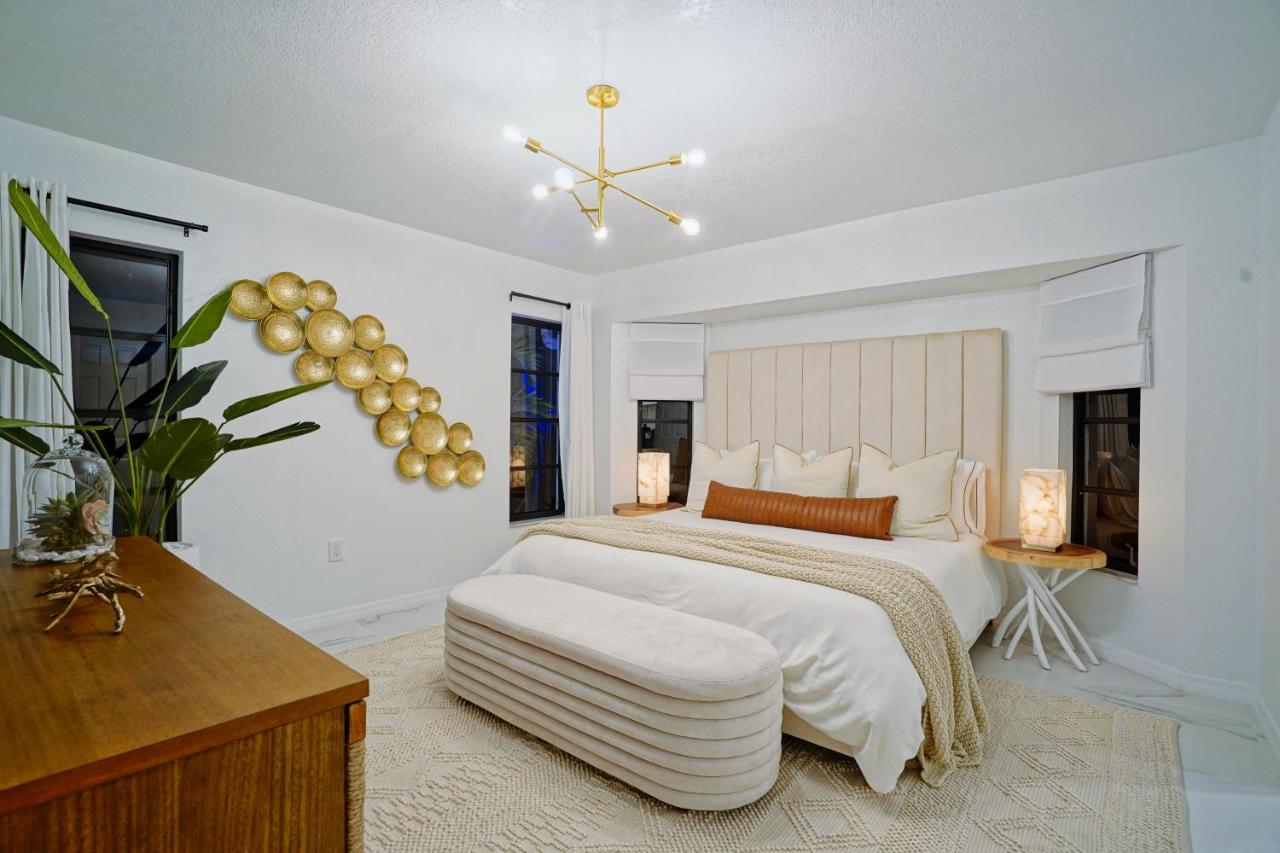 | Glamorous 3-Bedroom Villa with Heated Pool Sarasota Area