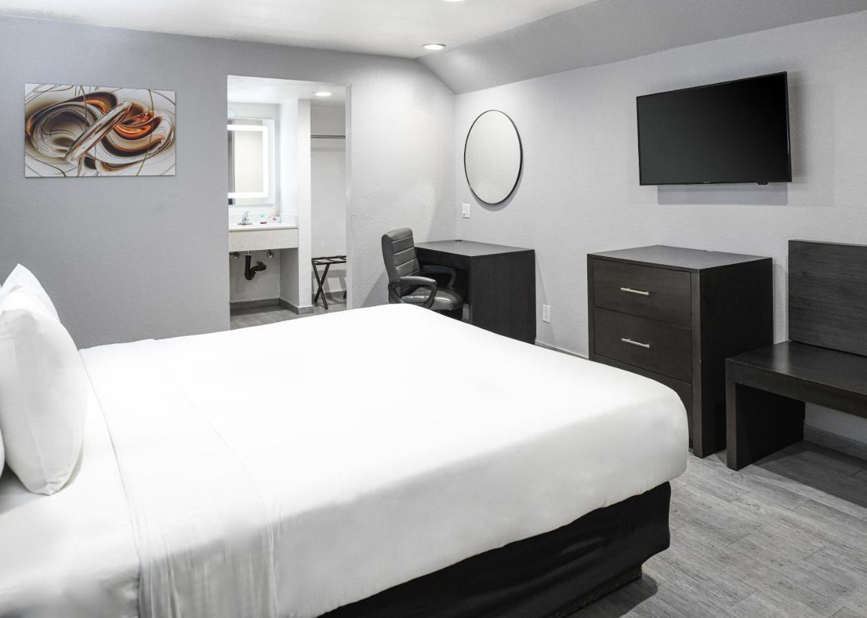 | Hollywood Inn Express LAX