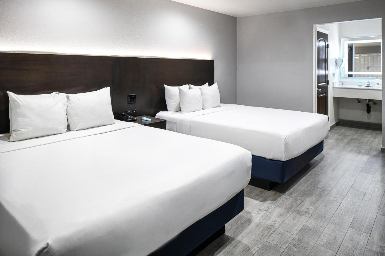 | Hollywood Inn Express LAX