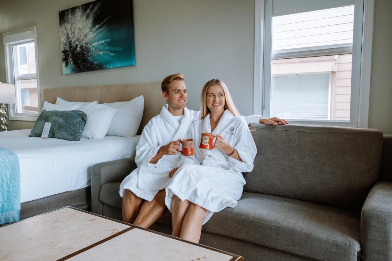 Deluxe King Suite with Ocean View at Inn at the Prom Oceanfront Seaside