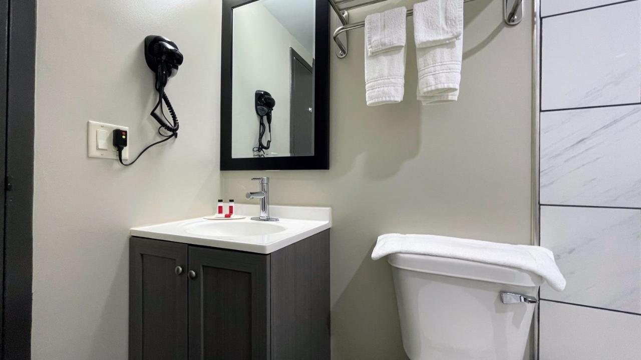King Room - Non-Smoking at Days Inn by Wyndham Columbus IN