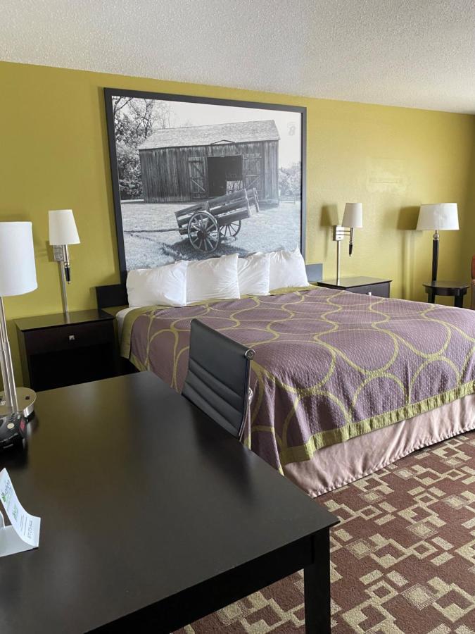King Suite - Non-Smoking at Super 8 by Wyndham Independence