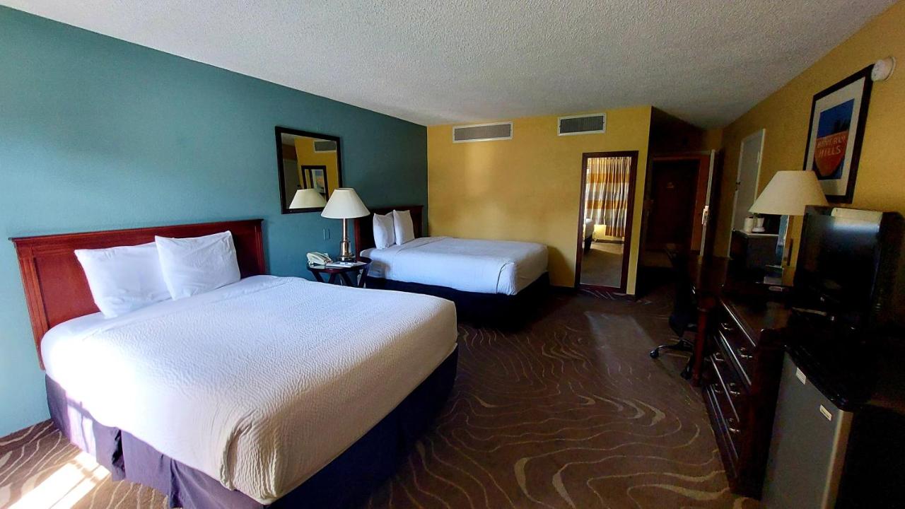 Queen Room at Ville 718