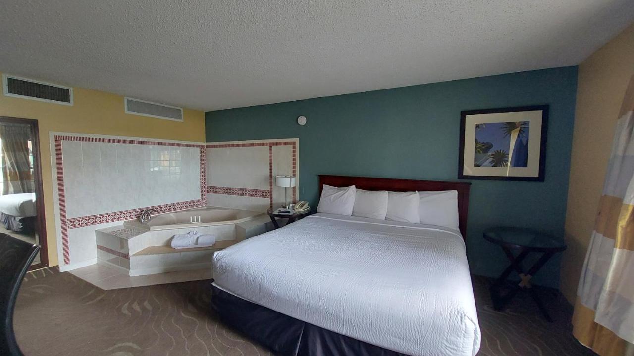 King Room with Spa Bath at Ville 718