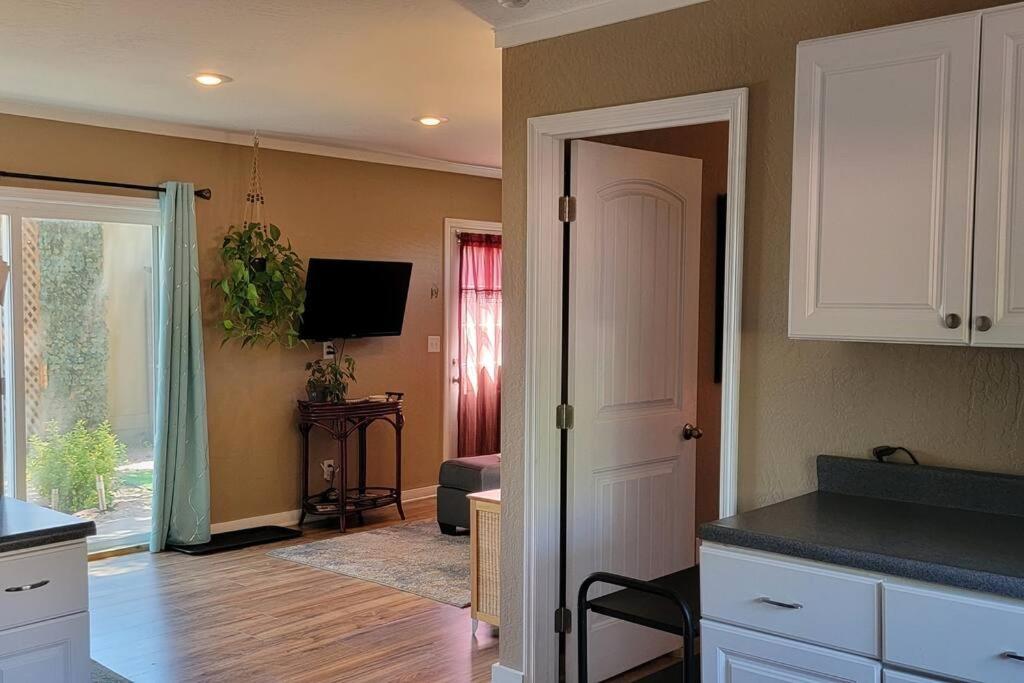  | Stunning Red Rocks; W. Sedona, Walk to trls! 1 bd!