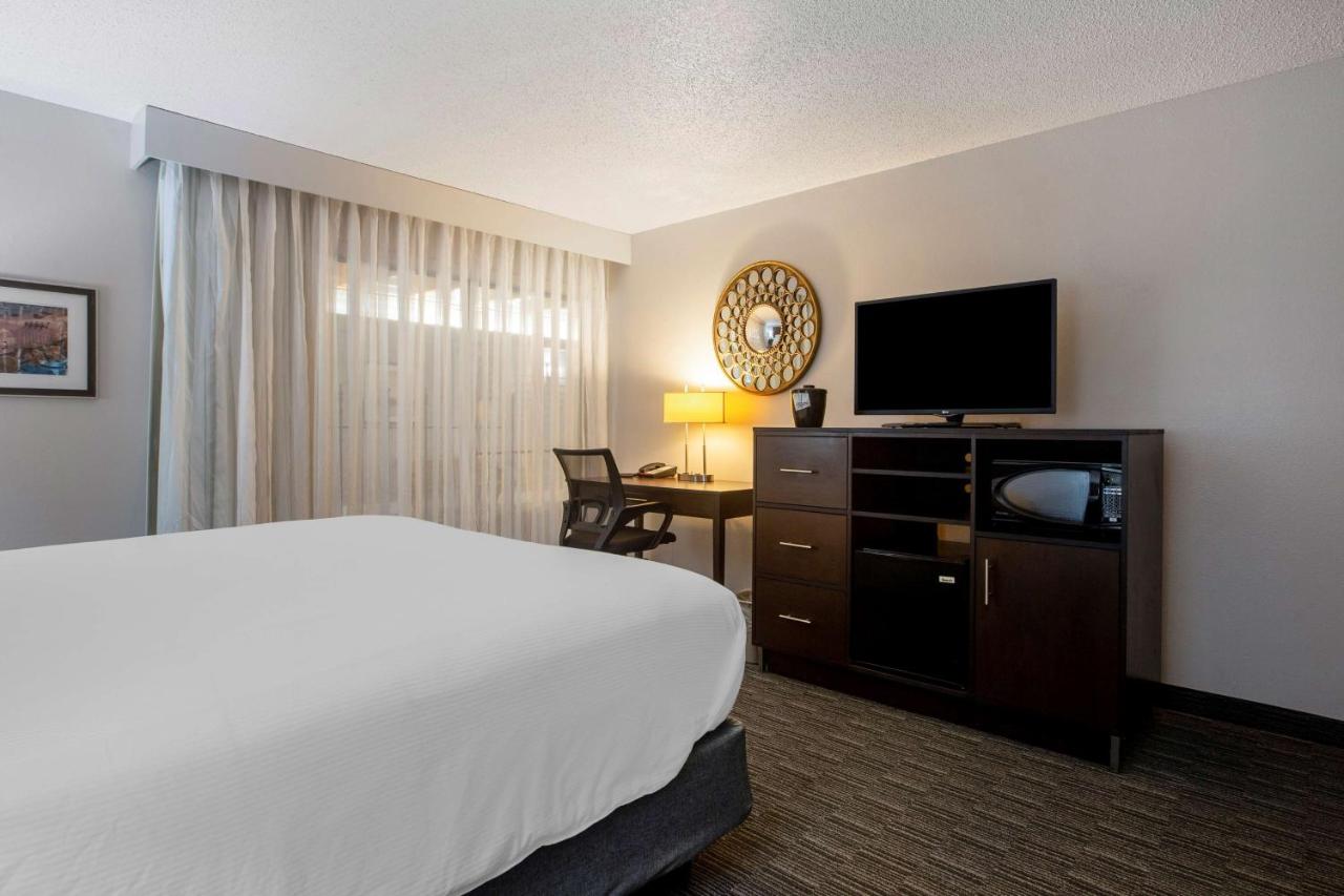 | Best Western Plus Como Park Hotel