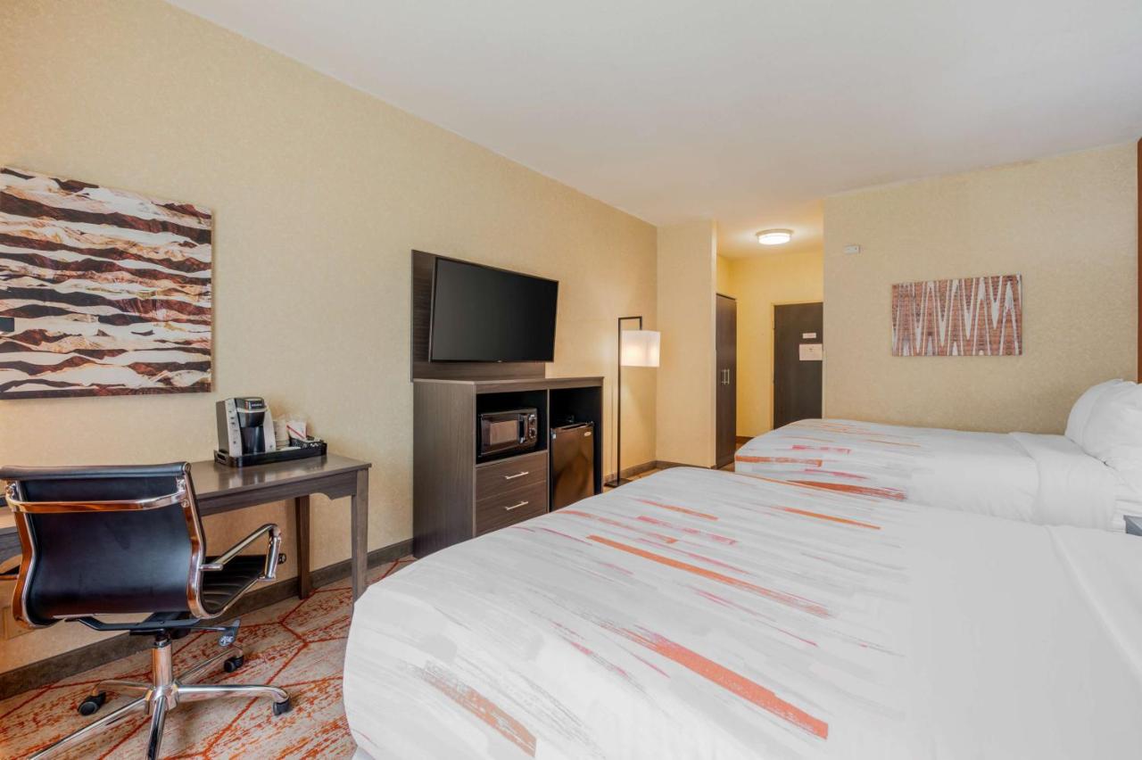 Queen Room with Two Queen Beds and Communication Assitance at Best Western Plus Warsaw