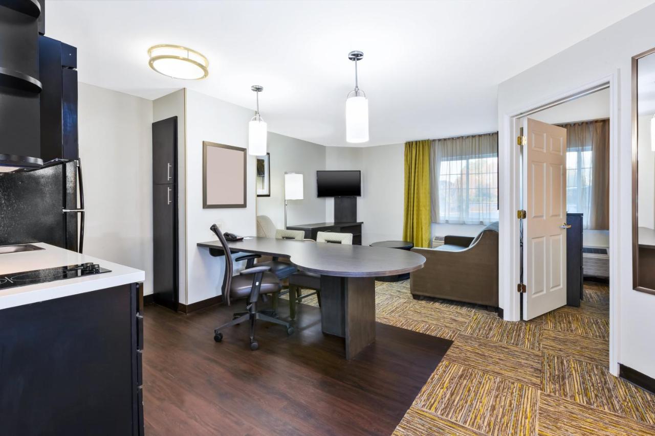  | Candlewood Suites Huntersville-Lake Norman Area, an IHG Hotel