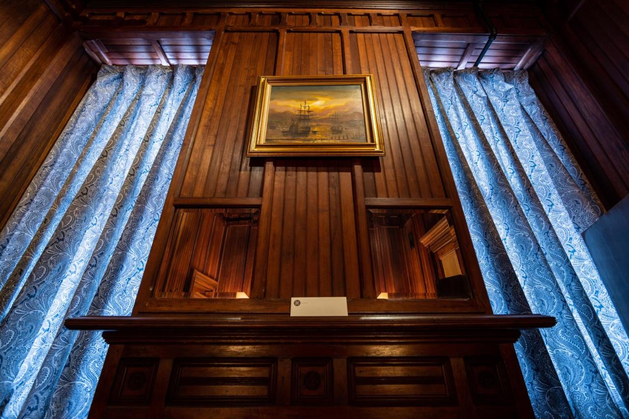 Deluxe Queen Suite at Traveler's Rest Hotel