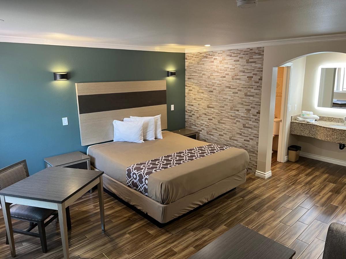 | Walnut Inn & Suites West Covina