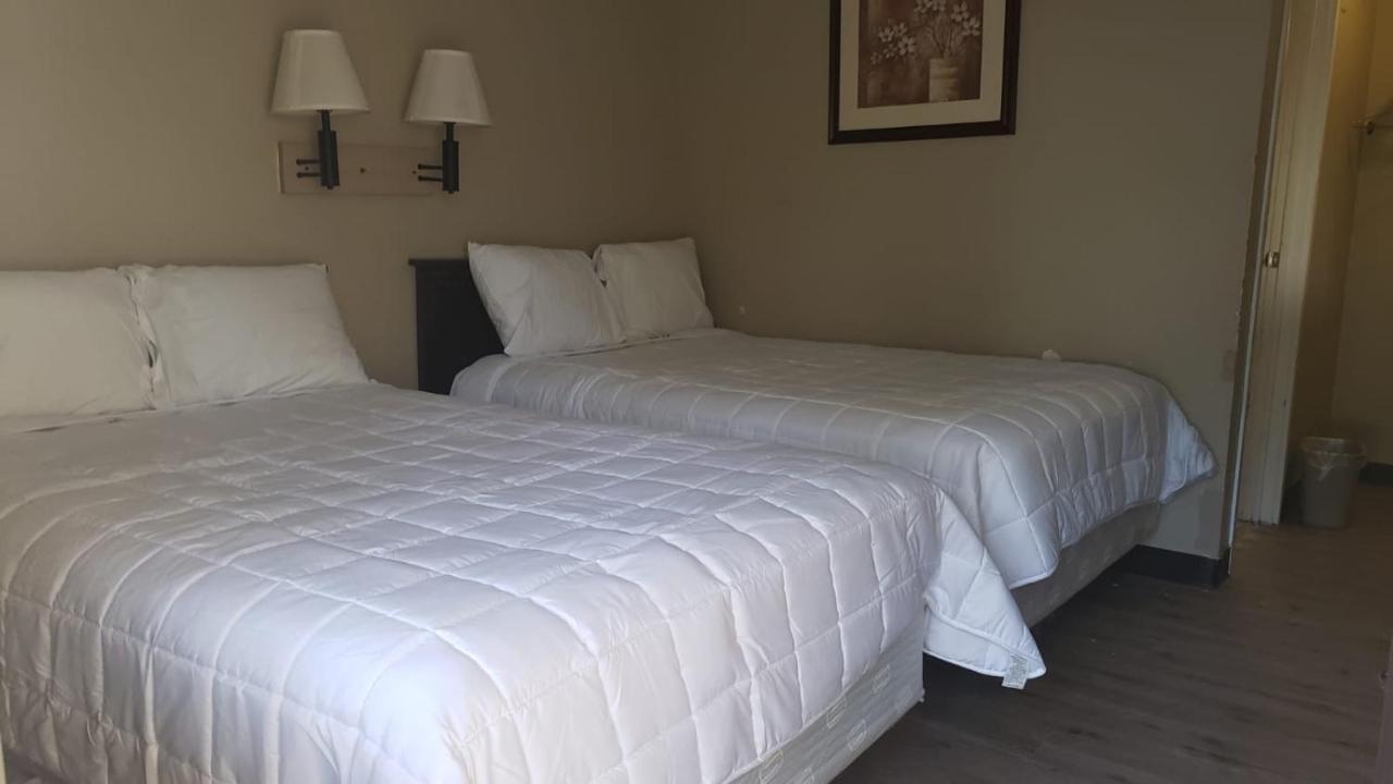 Budget Double Room at Fairbridge Inn & Suites Richmond Hill