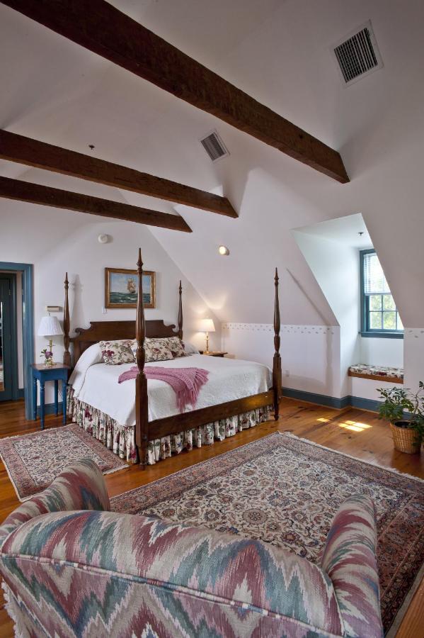 | Inn at Osprey Point