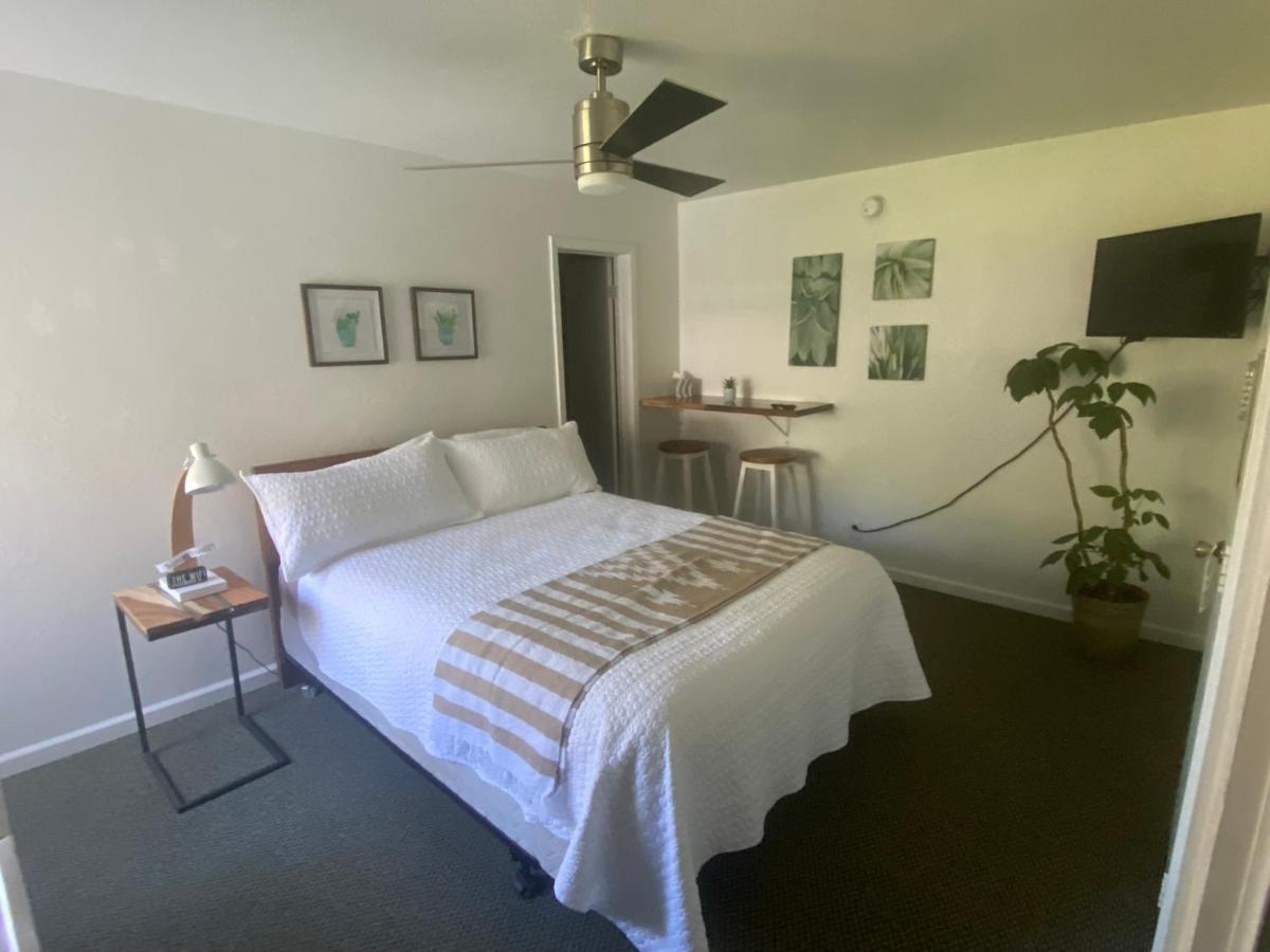 | The Summit Inn