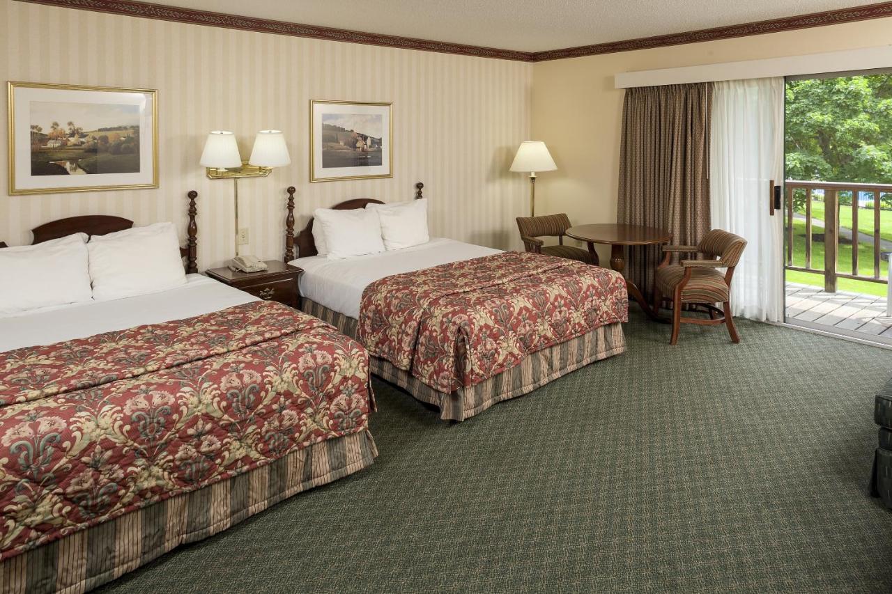 Upper Level Room with Two Queen Beds at Fairbanks Inn