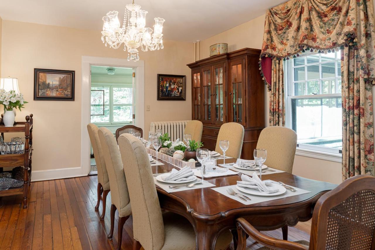 | Pinecrest Bed & Breakfast