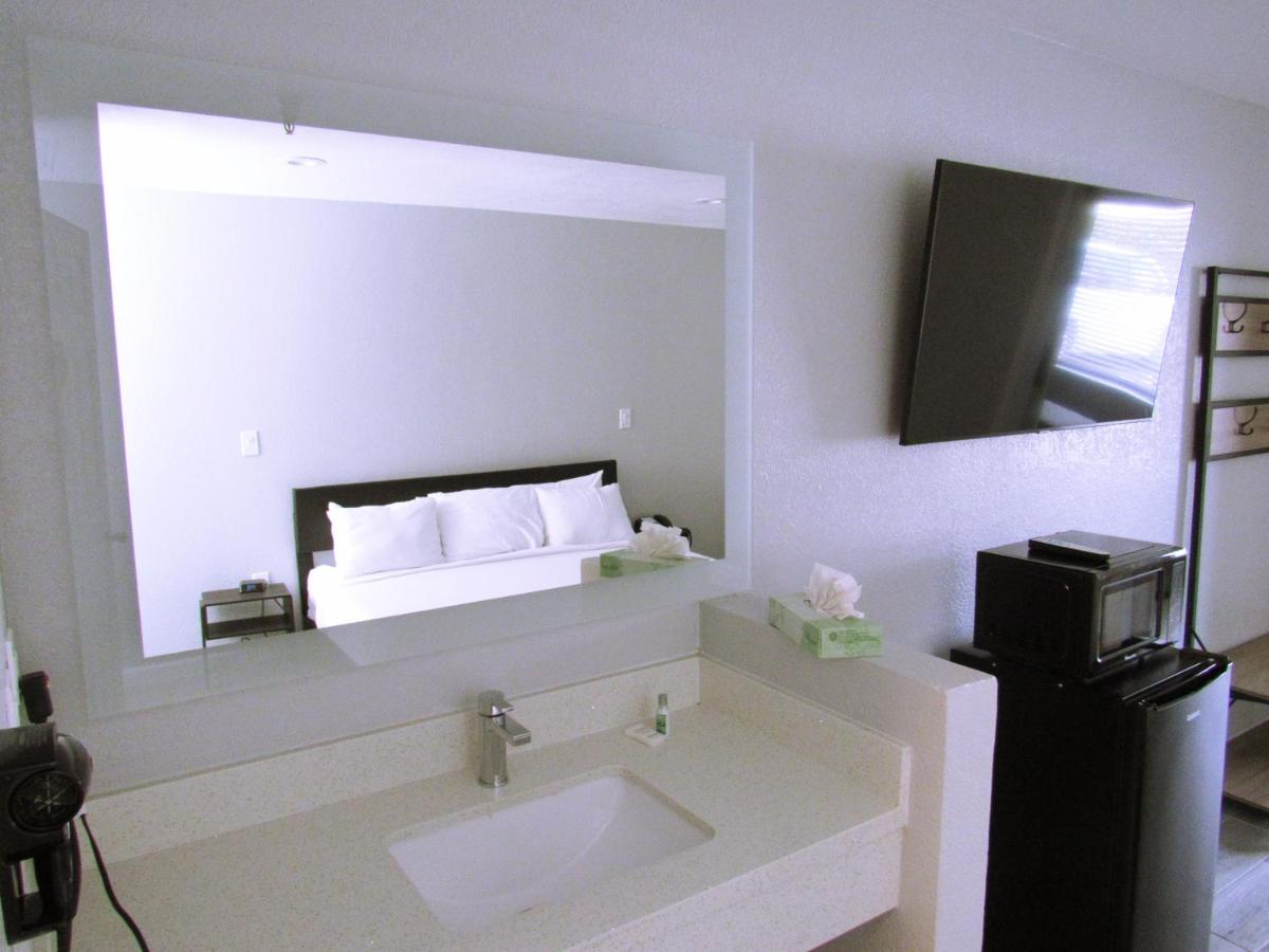 Suite King Room at Capri Suites Anaheim