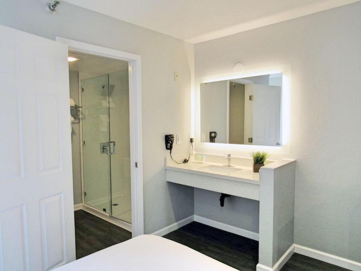 Standard Double Room at Capri Suites Anaheim