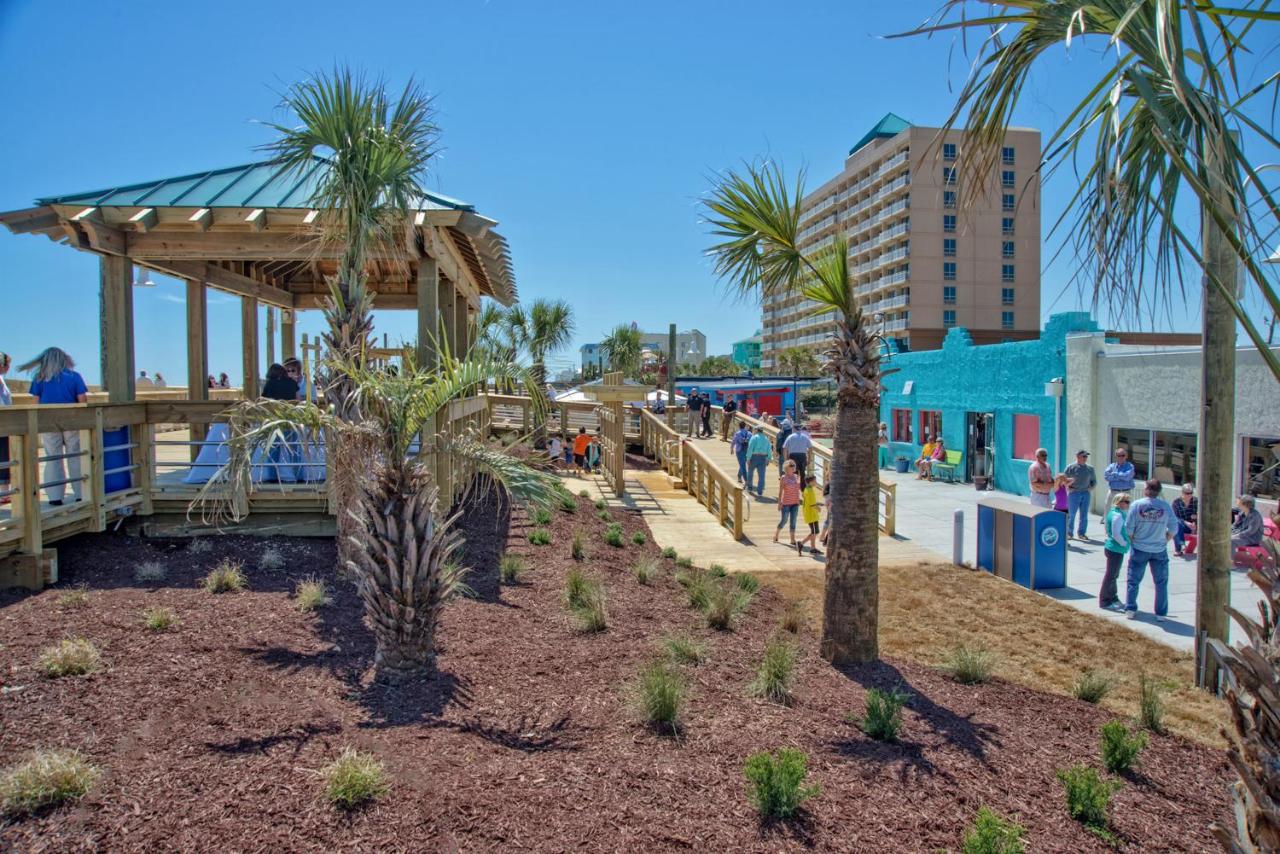  | Drinks on deck, 5 minute walk to the beach, Pets Welcome! Sleeps 6
