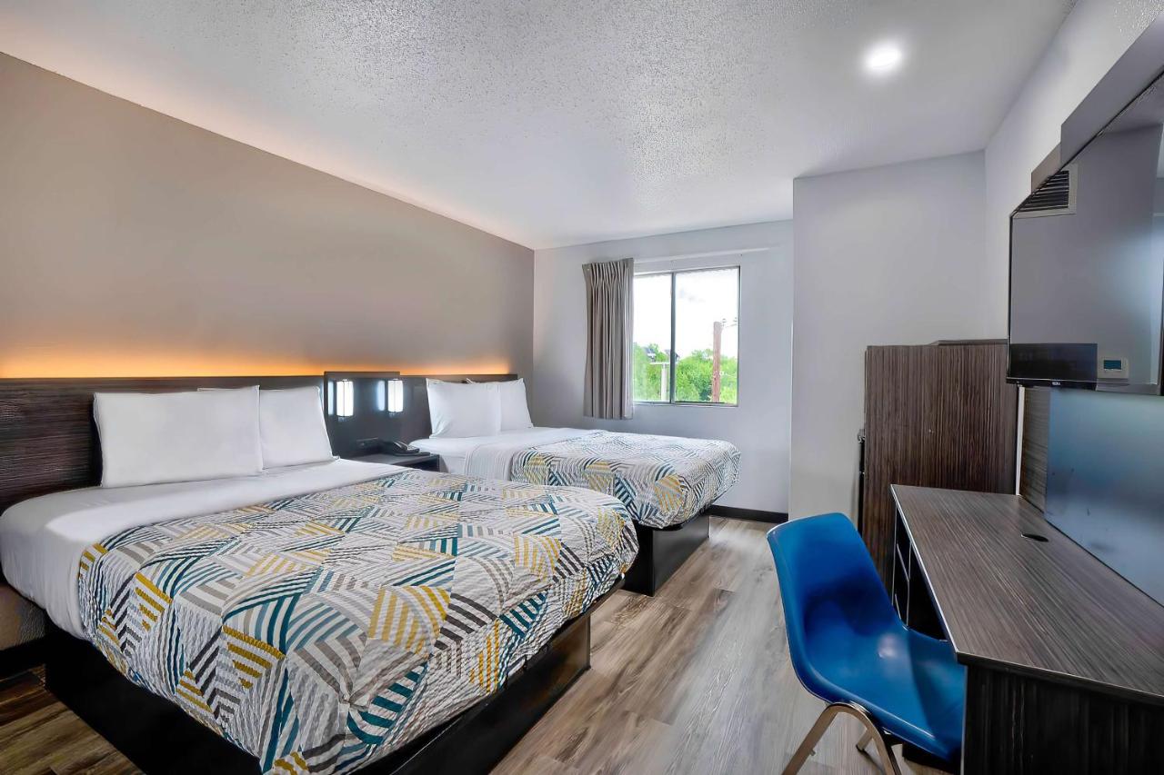 | Motel 6-Benbrook, TX - Fort Worth