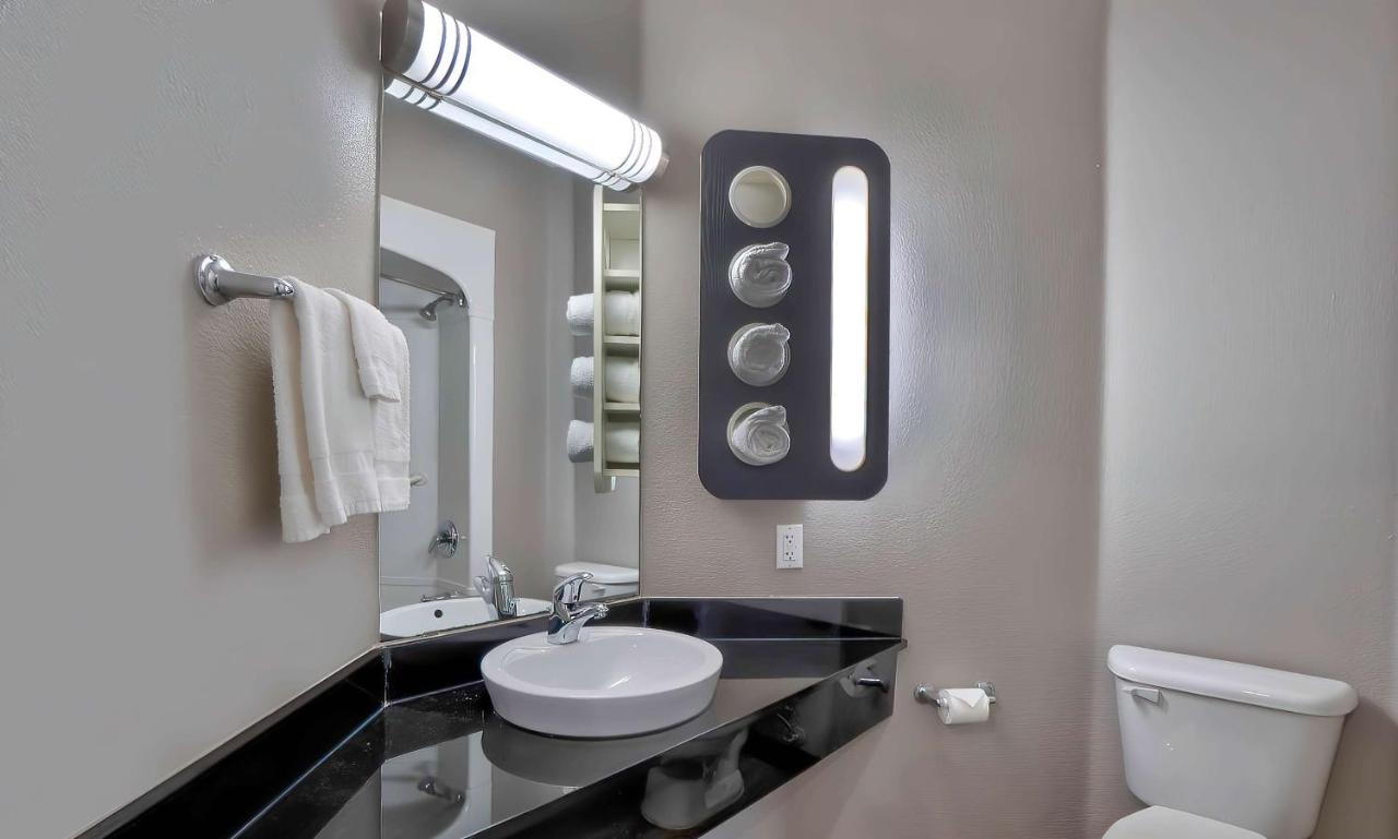 | Motel 6-Benbrook, TX - Fort Worth