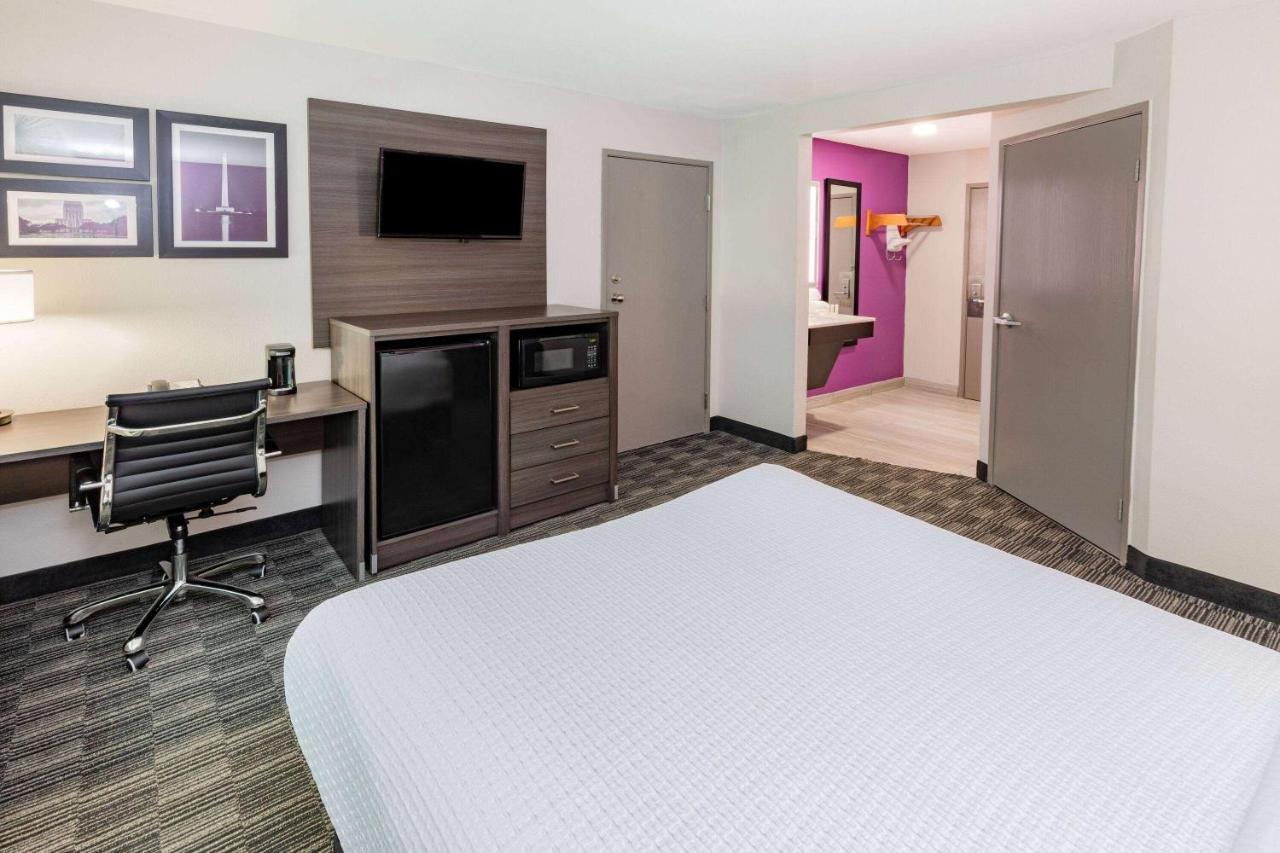 | La Quinta by Wyndham Houston Southwest