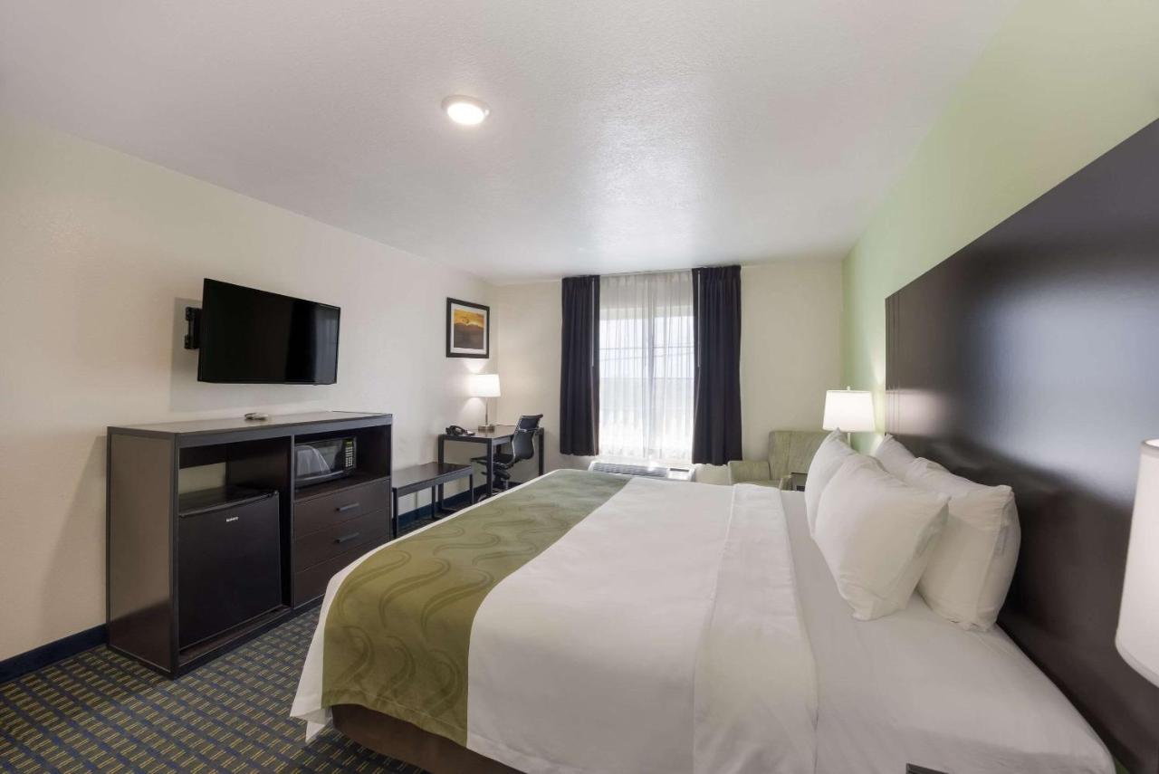 King Room - Accessible/Non-Smoking at Quality Inn & Suites Clayton, NM