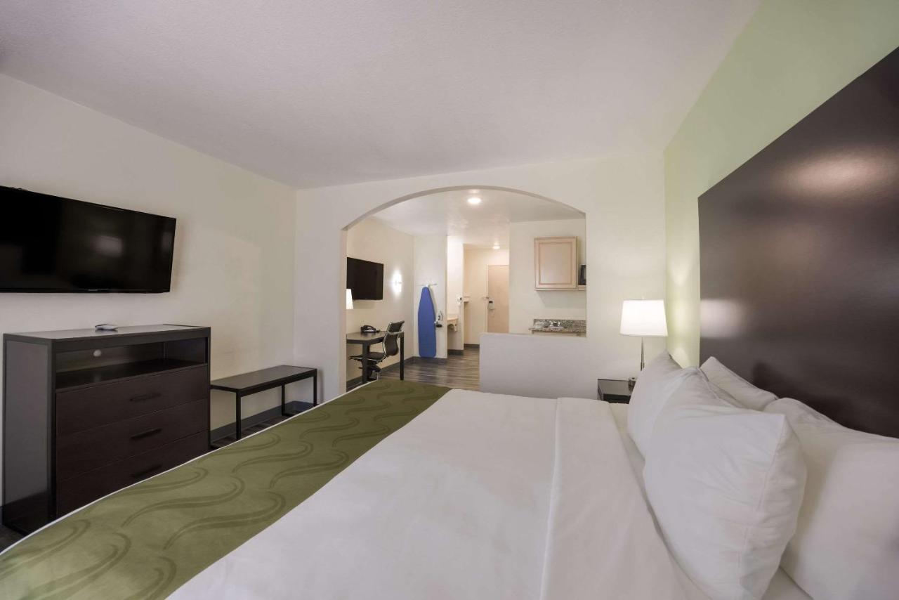 King Suite - Accessible/Non-Smoking at Quality Inn & Suites Clayton, NM