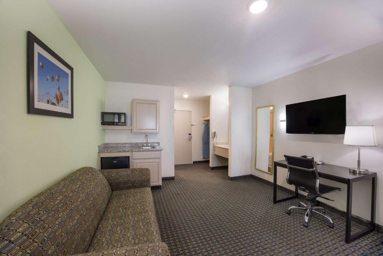 King Suite with Sofa Bed - Non-Smoking at Quality Inn & Suites Clayton, NM