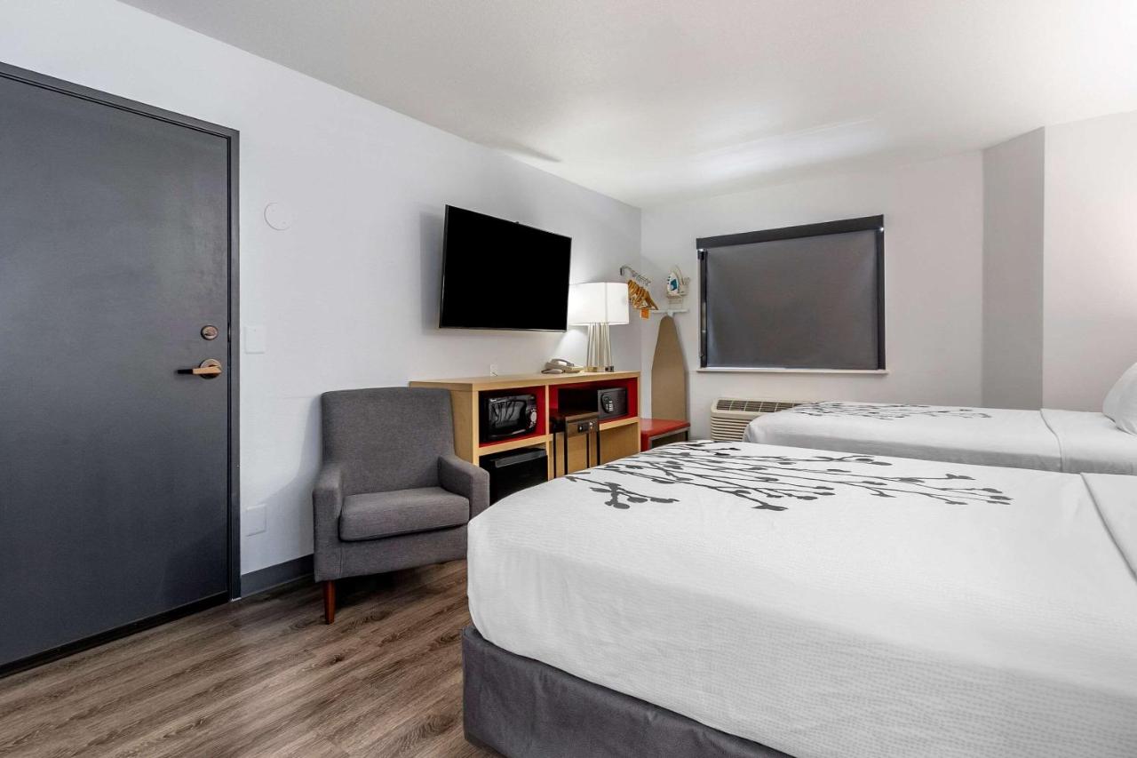 Standard Double Room with Two Double Beds - Non Smoking at Sleep Inn & Suites Jerome - Twin Falls
