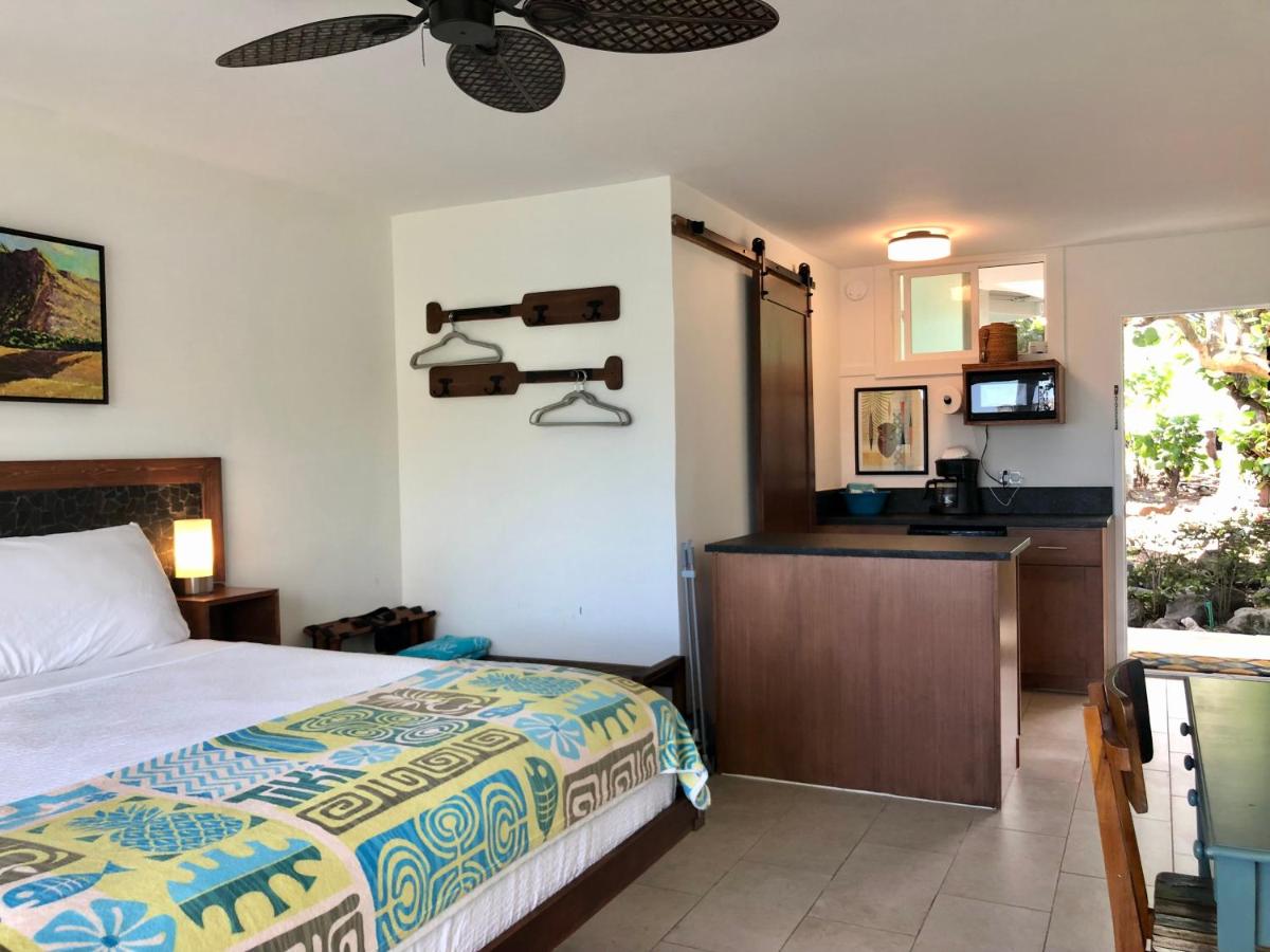 | Kona Tiki Hotel