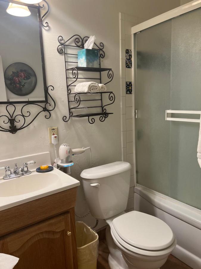 | Canyon Rose Suites