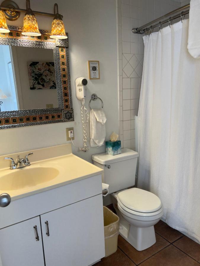 | Canyon Rose Suites