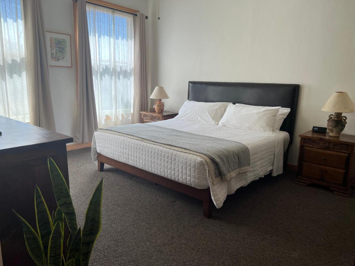 | Canyon Rose Suites