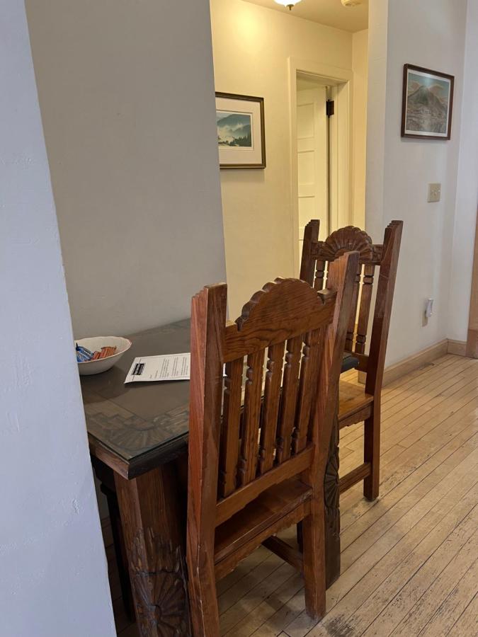 | Canyon Rose Suites
