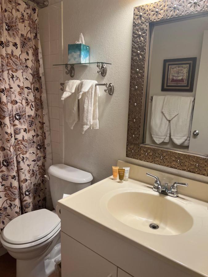| Canyon Rose Suites