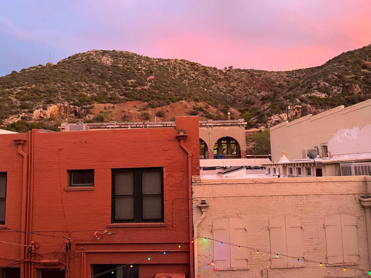 | Canyon Rose Suites