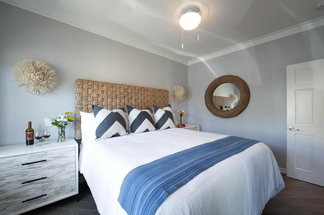 | Newport Beach Hotel