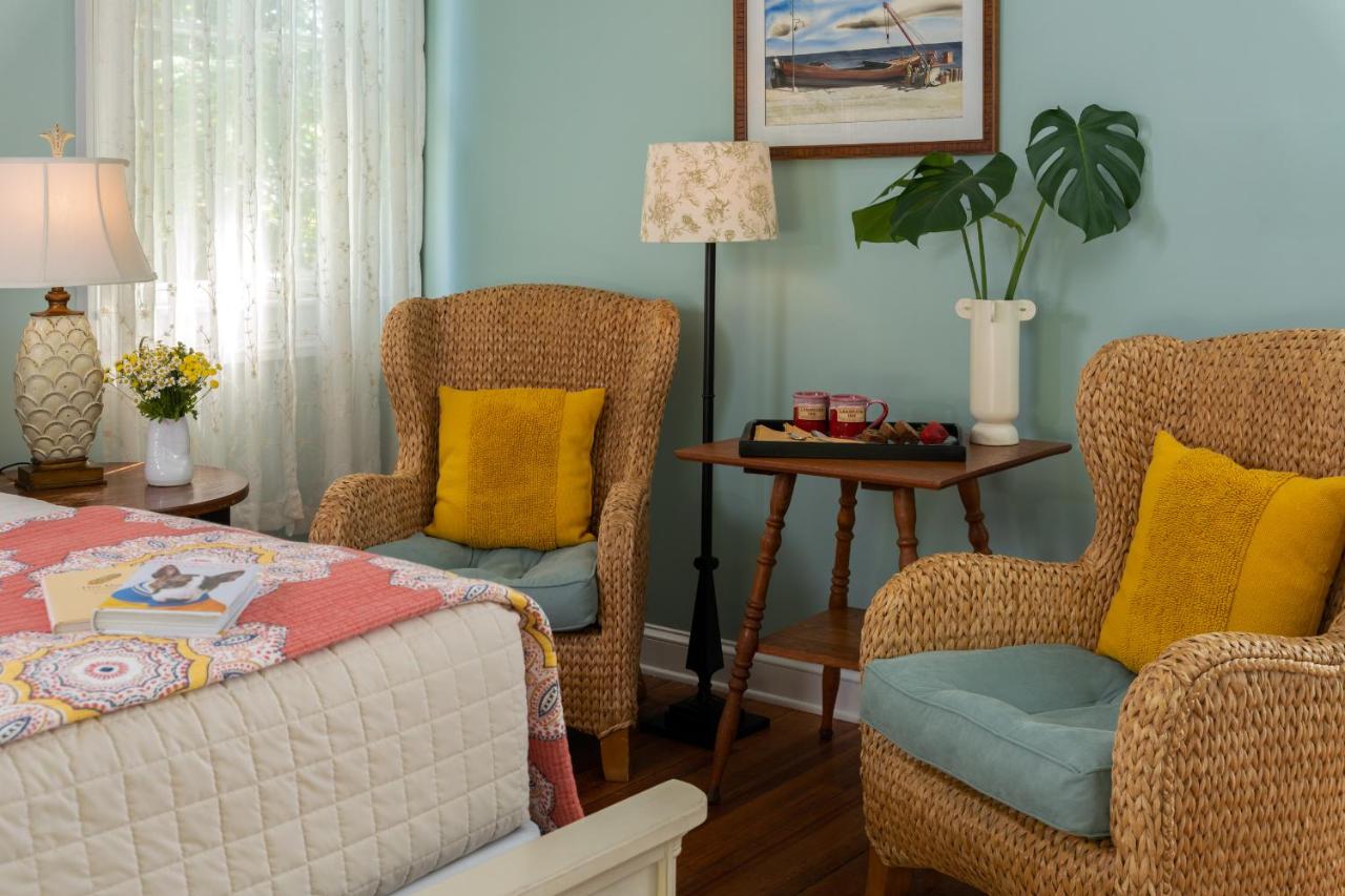 | Landmark Inn