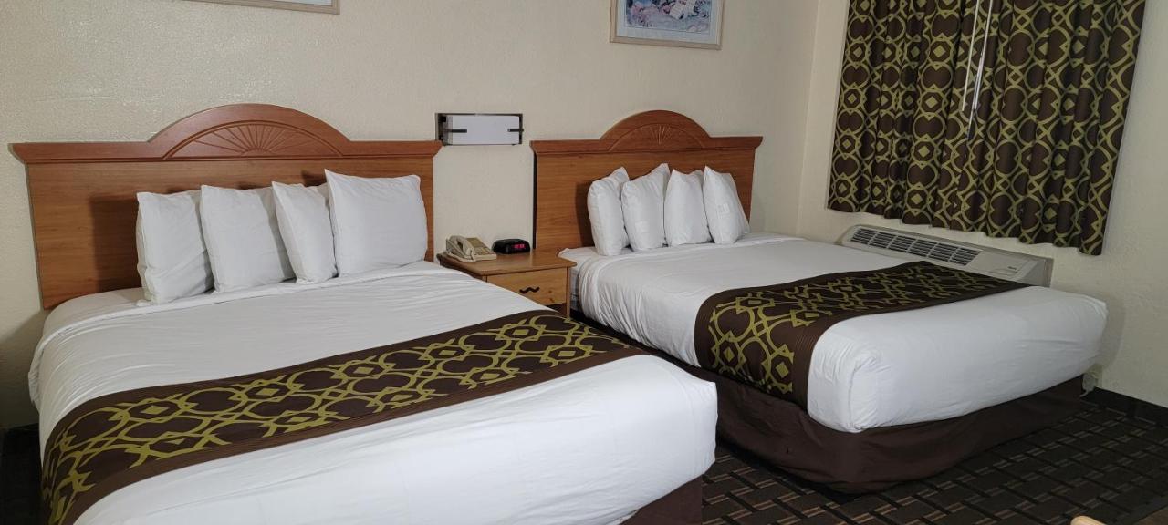 Family Suite 3 Queen Beds with Kitchenette - Non Smoking at Riverside Inn & Suites Santa Cruz